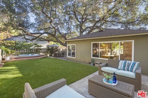 2575 Gardner Pl, Glendale CA  91206-3018 exterior