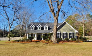 124 Camelot Ct, Fitzgerald, GA 31750-8733