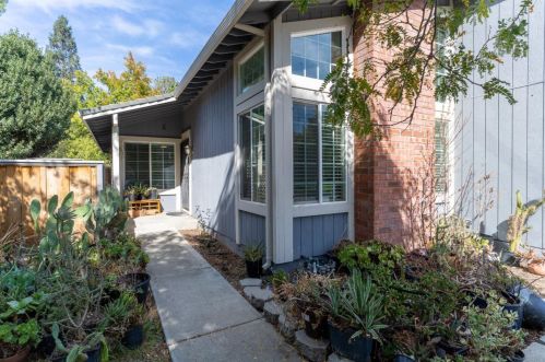 2385 Cimarron Dr, Morgan Hill, CA 95037-3808