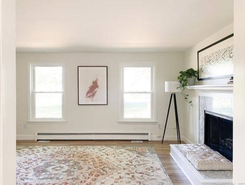 422 River St, Windsor CT  06095-1321 exterior