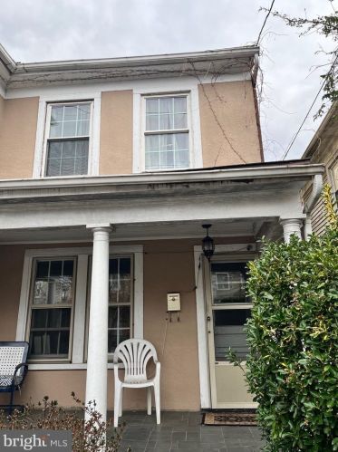 318 Wolfe St, Fredericksburg, VA 22401-5925