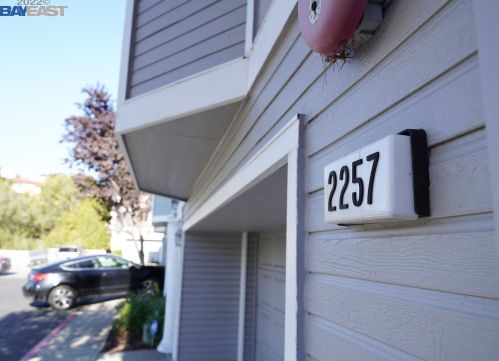 2257 Parnassus Ct, Hayward, CA 94542-2078