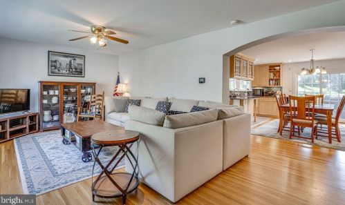 8317 Harland Dr, Springfield, VA 22152-2930