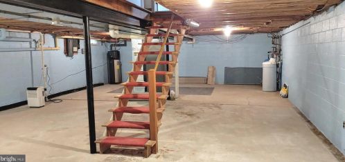 2608 Beechwood Rd, Lancaster PA  17601-4802 exterior