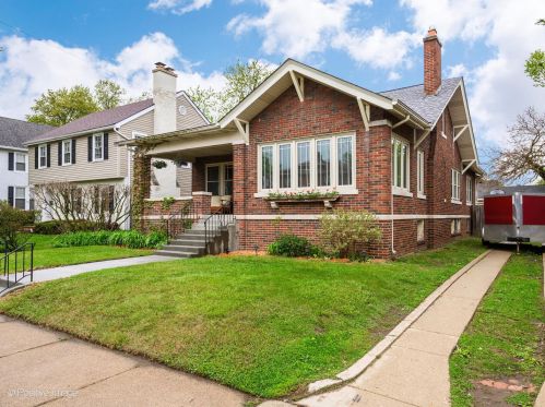 230 Stewart Ave, Waukegan, IL 60085-2060