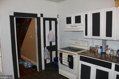 431 Strawberry St, Lancaster PA  17602-4464 exterior