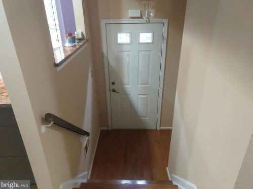 7865 Wintercress Ln, Springfield VA  22152-3844 exterior