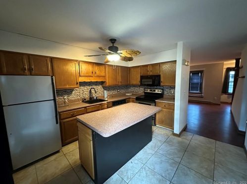 40 Deerwood Ln, Waterbury, CT 06704-6109