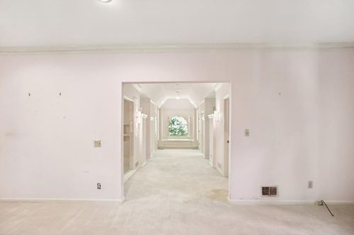 3332 Grant Vly Rd, Atlanta GA  30305-1110 exterior