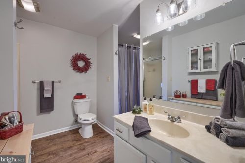 12 Mill Pond Dr, Lancaster PA  17603-7411 exterior