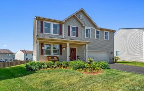 439 Westport Dr, Pingree Grove, IL 60140-9172
