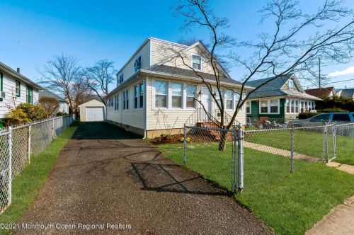 40 Drummond Ave, Tinton Falls, NJ 07701-1448