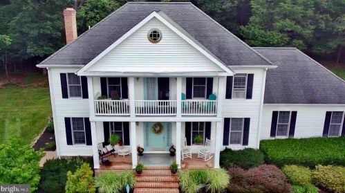 373 Hadley Dr, Falling Waters, WV 25419-4840