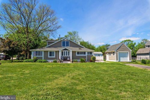 7802 Summit Dr, Riviera Beach, MD 21122-3634