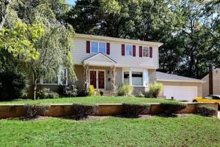 396 Schlomann Dr, Oradell, NJ 07649-1831