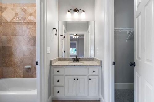 555 Glenmanor Ct, Atlanta GA  30328-4270 exterior