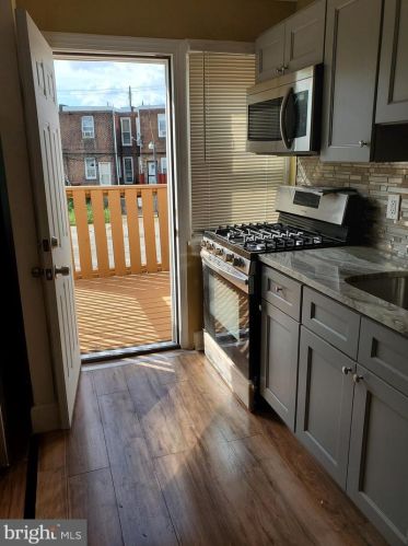 5341 Lindbergh Blvd, Philadelphia PA  19143-5829 exterior