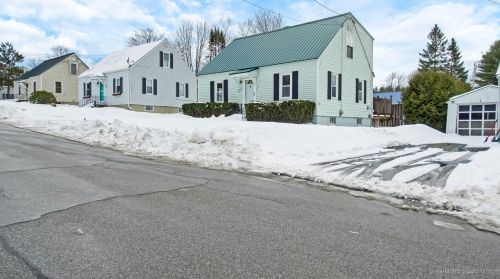 56 Longwood Ave, Augusta, ME 04330-4131