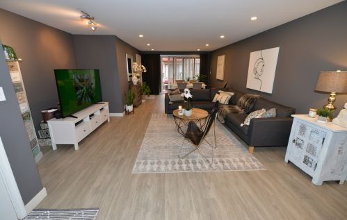 5311 Delphia Ave, Chicago, IL 60656-4609
