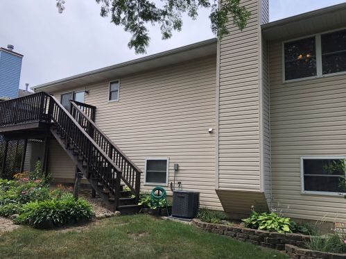 1033 White Pine Dr, Antioch, IL 60002-2418