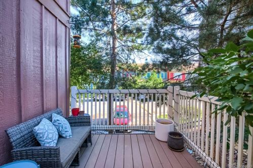 11894 Kepner Dr, Aurora CO 80012-3285 exterior