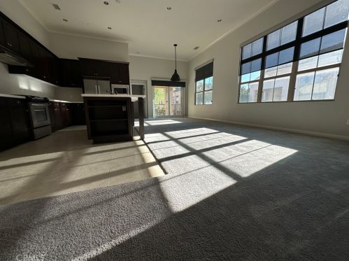 84 Mayfair, Irvine CA  92620-2149 exterior