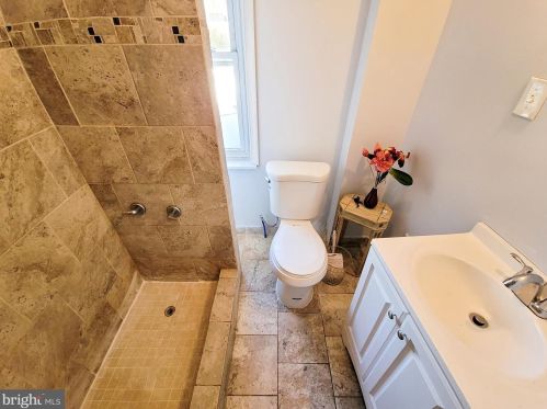 5236 2nd St, Philadelphia PA 19122-0033 exterior