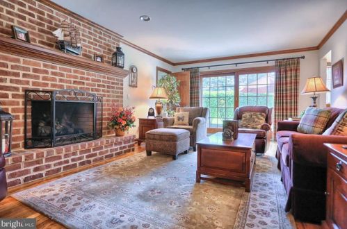 54 Strayer Dr, Carlisle PA 17013-4404 exterior