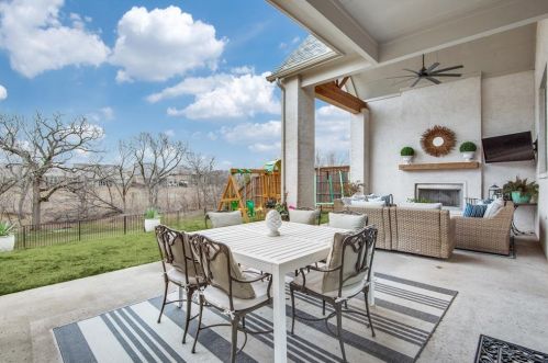 5132 Steinbeck St, Carrollton TX 75010 exterior