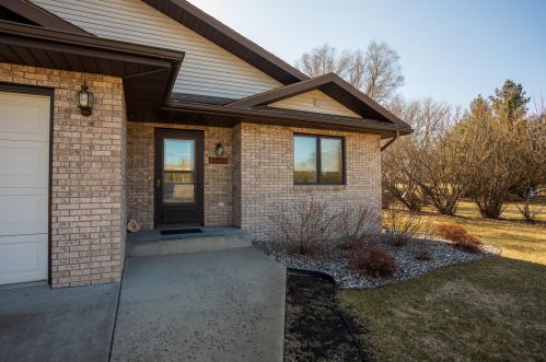 1206 Ridgeview Ter, Alex, MN 56308-8684