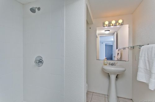 3169 Harding Ave, Honolulu HI  96816-5841 exterior