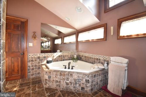 701 Rutt Rd, Bangor PA 18013-9602 exterior