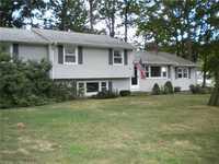 11 Mariot Cir, Wallingford, CT 06492-5220
