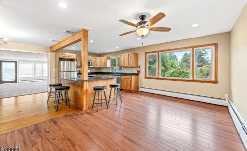 31 Clearview Dr, Dover NJ  07869-1304 exterior