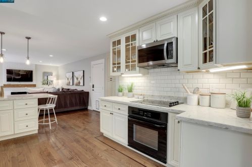 1833 Leo Ln, Concord CA  94521-2348 exterior