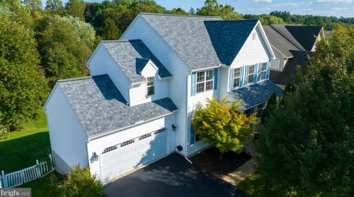 32 Eagleton Dr, York, PA 17407-1203