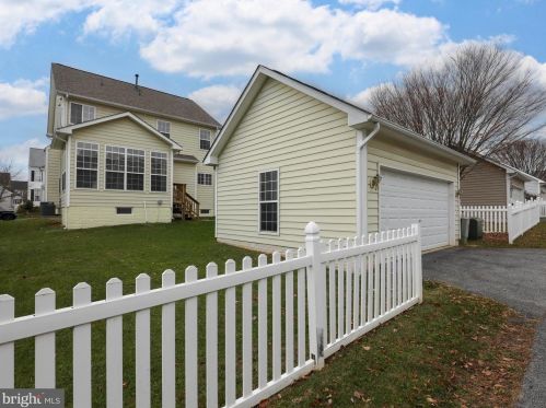72 Silverleaf Dr, Charles Town, WV 25414-4460