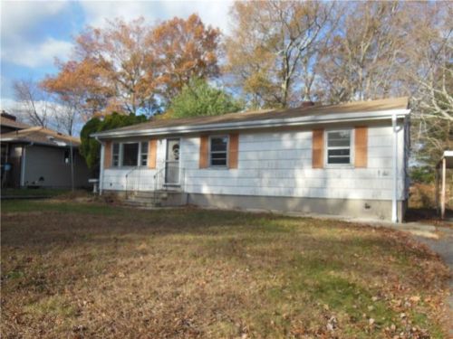 27 Shore Dr, Providence, RI 02919-2919