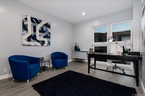 1652 Gladys Dr, Glendale CA  91206-1616 exterior