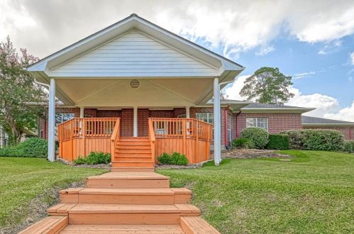 6009 Longmire Trl, Conroe TX  77304-4866 exterior