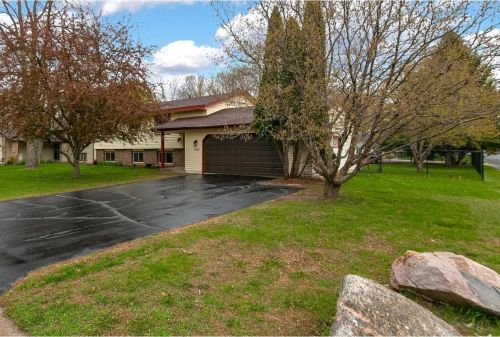 1077 Merritt St, Prior Lake, MN 55379-2921