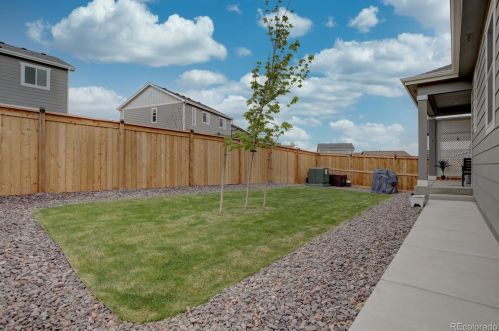 27904 9 Dr, Aurora CO 80018 exterior