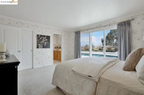 23 Kirkwood Ct, Concord CA  94521-1427 exterior