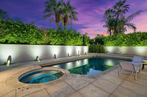 700 Prescott Dr, Palm Springs, CA 92262-5682