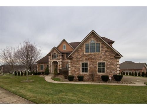 8537 Drummond Dr, Massillon OH  44646-9536 exterior