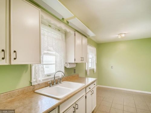 392 Grafton Ave, Saint Paul MN  55128-6528 exterior
