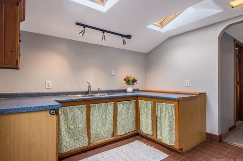 15 Old Black Point Rd, Niantic CT  06357-2813 exterior