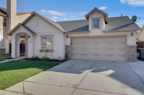 2216 Lionudakis Ct, Modesto, CA 95355-2659