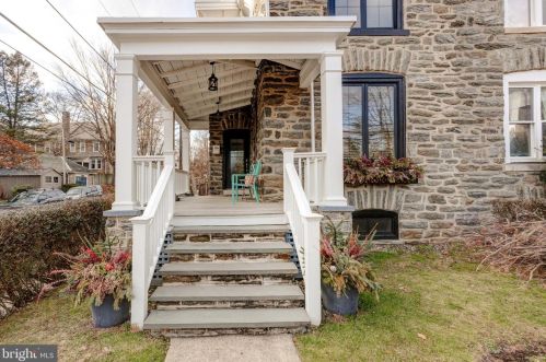 301 Gravers Ln, Philadelphia PA 19118-2802 exterior