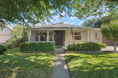 1131 Lakehome Dr, Lodi, CA 95242-2337